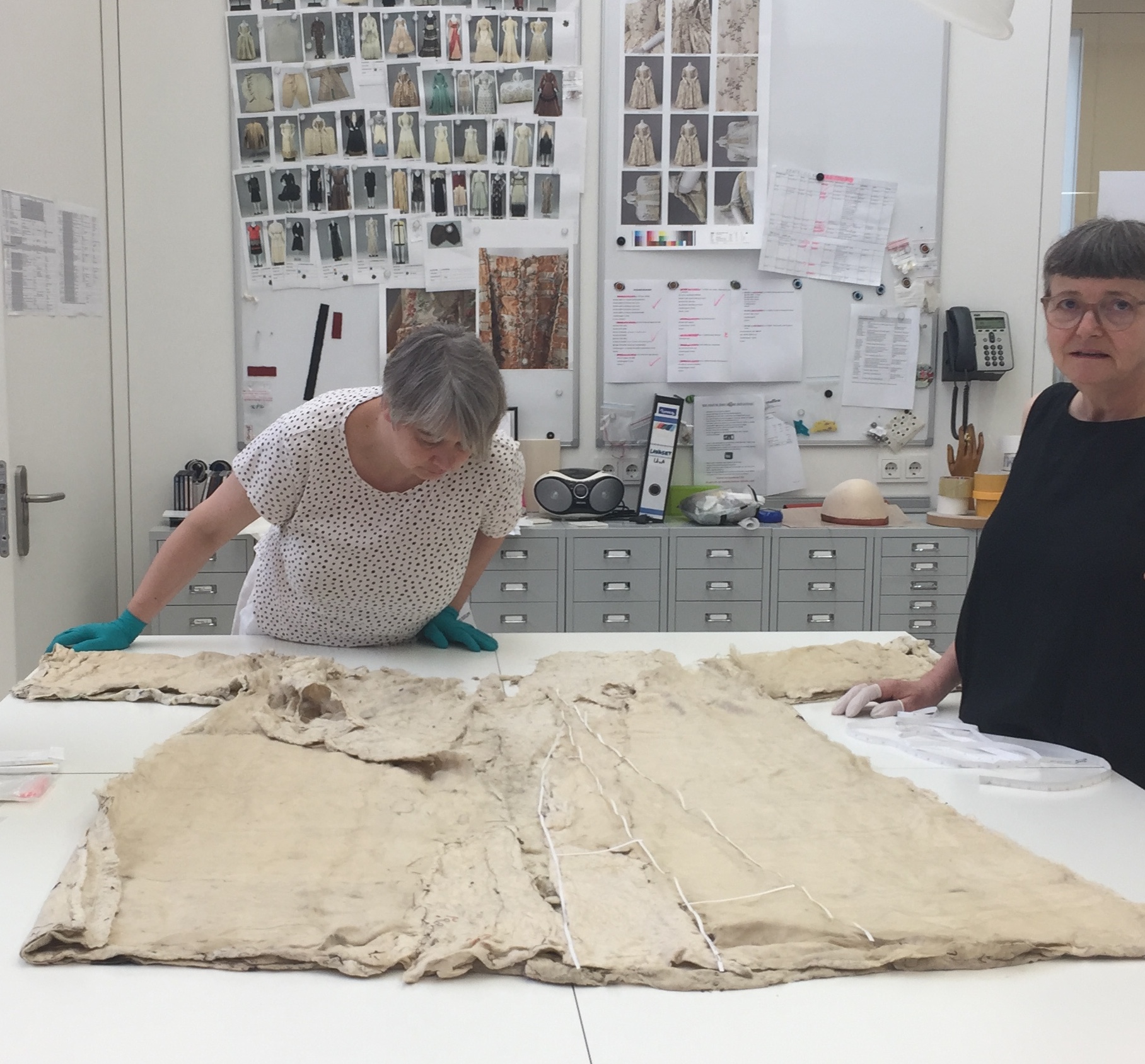 The Cut & Construction of Men's Wadded Jappan Gowns c.1680-1710 24th-28th August 2026 - Image 2